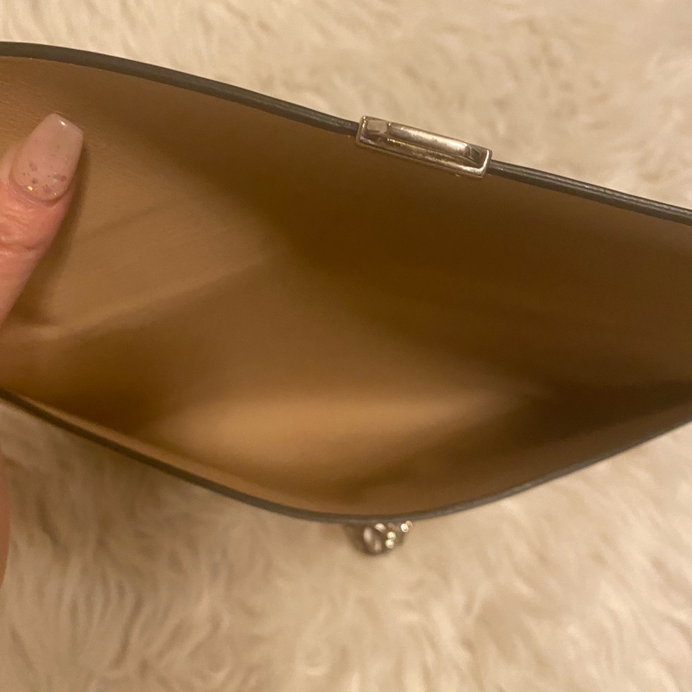 💎 CLOSET CLEAR OUT THIS WEEKEND! ALEXANDER MCQUEEN ENVELOPE CLUTCH! - Picture 4 of 5